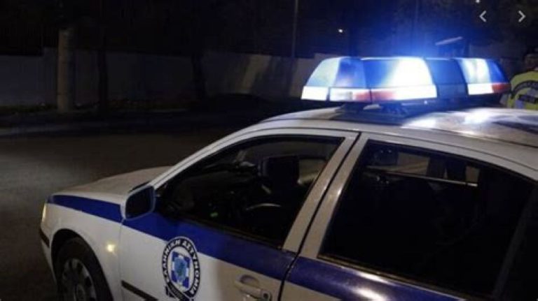 Επεισοδιακή καταδίωξη στη Θεσσαλονίκη: Προσπάθησε να αποφύγει τον αστυνομικό έλεγχο και έπεσε πάνω σε περιπολικό