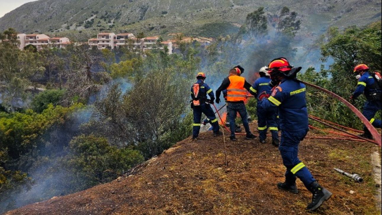 Πυρκαγιά σε δασική έκταση στη Σούδα Χανίων – Μήνυμα 112 για απομάκρυνση κατοίκων – Ενισχύονται οι δυνάμεις πυρόσβεσης