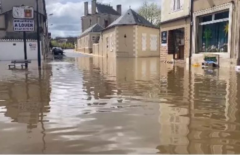 «Βυθίστηκε» πόλη στη Γαλλία μετά από έντονες βροχοπτώσεις - Δείτε βίντεο