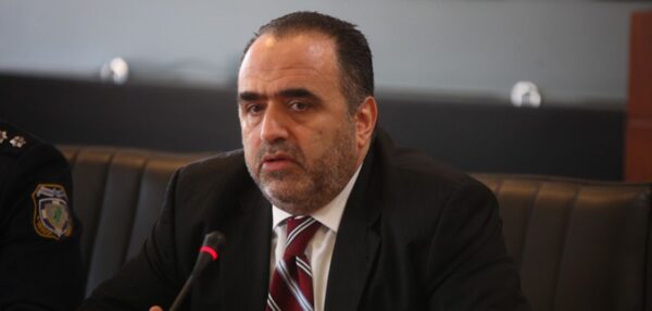 Ο Νίκος Χαρδαλιάς διέγραψε τον Μανώλη Σφακιανάκη με αφορμή δηλώσεις του για τη δολοφονία της 28χρονης