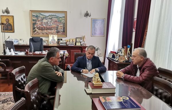Υπεγράφη η σύμβαση για την κοπή χόρτων και τον καθαρισμό δρόμων στο εθνικό και επαρχιακό δίκτυο της Π.Ε. Σερρών