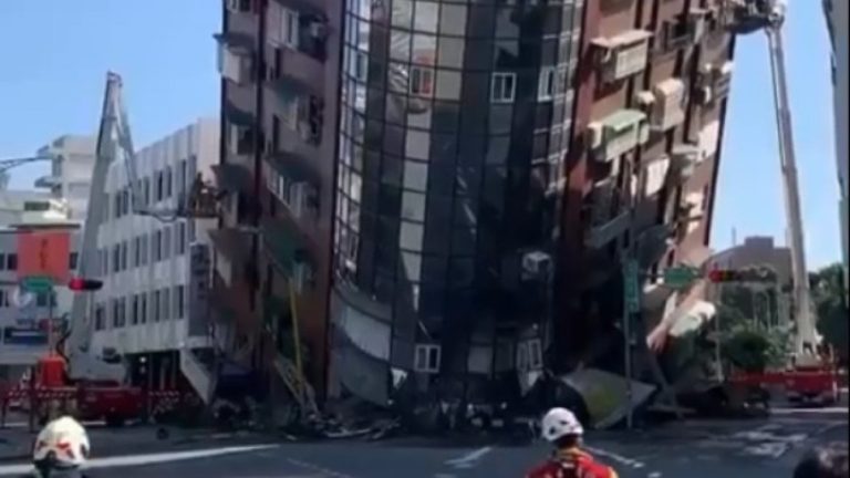 Τουλάχιστον 4 νεκροί και 50 τραυματίες από τον φονικό σεισμό στην Ταϊβάν - Κτίρια κατέρρευσαν