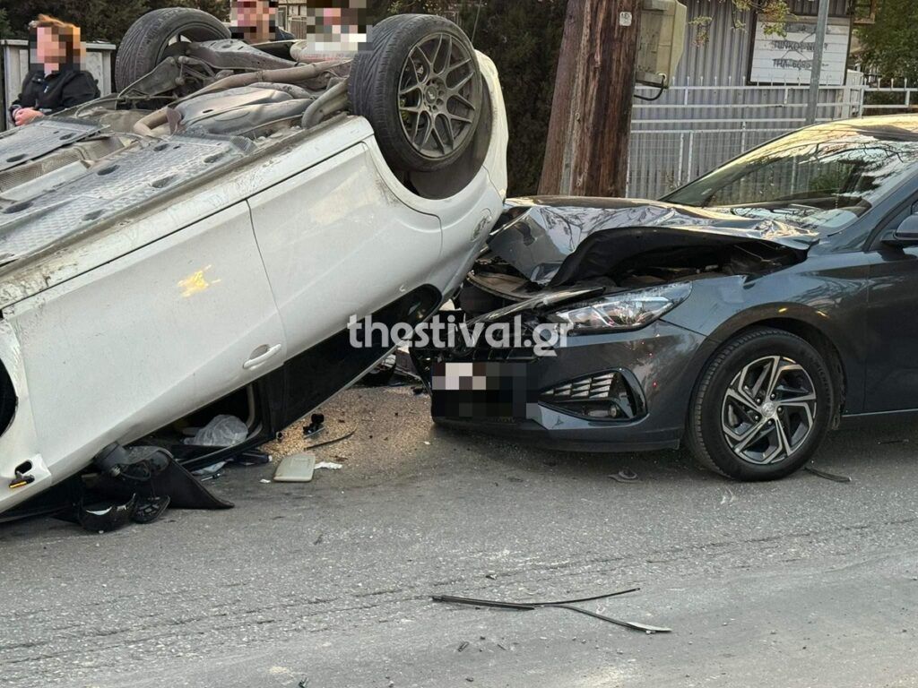 Σοβαρό τροχαίο στη Θεσσαλονίκη: Τούμπαρε αυτοκίνητο μετά από σύγκρουση με άλλο – Δείτε βίντεο