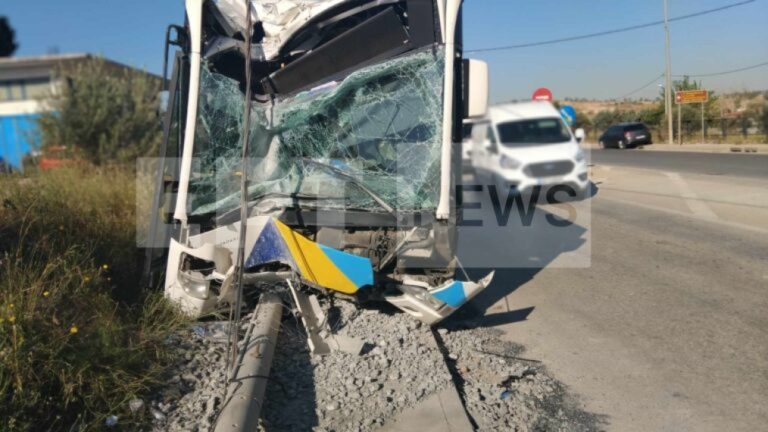 Λεωφορείο του ΟΑΣΑ έπεσε σε κολώνα στα Λιόσια: Πέντε τραυματίες - Δείτε βίντεο