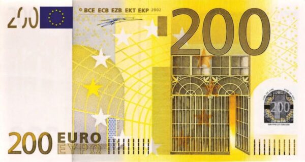 Λάρισα: Έδωσε σε τράπεζα για ανταλλαγή 40.000 ευρώ που ήταν κλεμμένα από τη Λιβύη την εποχή του Καντάφι