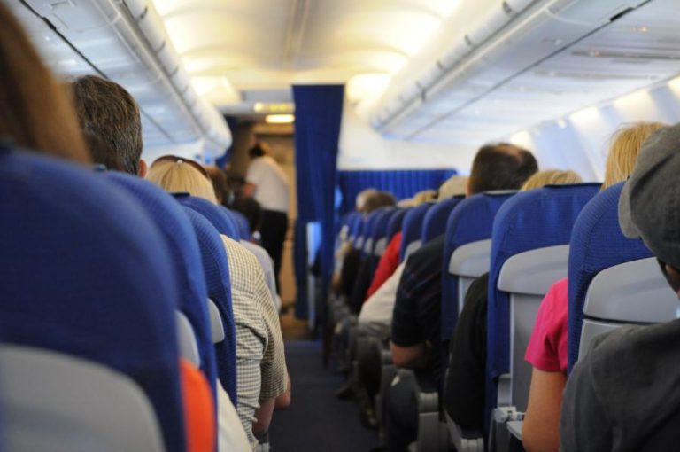 Πιλότος αποκαλύπτει για ποιο λόγο δεν πρέπει να φοβάστε τις αναταράξεις την ώρα της πτήσης