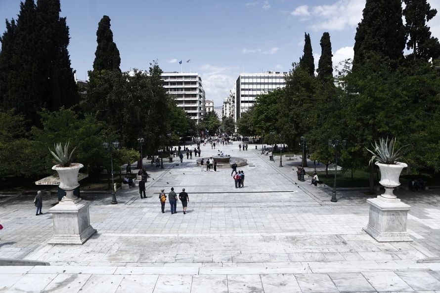Άδεια πόλη η Αθήνα – Εντυπωσιακές φωτογραφίες