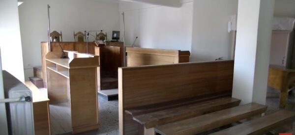 Σέρρες: Έντονες αντιδράσεις από ανάρτηση ιερωμένου για το Ειρηνοδικείο Νιγρίτας