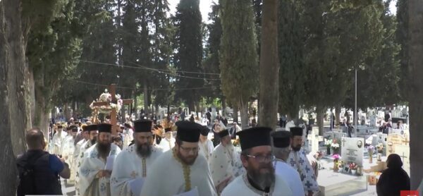 Σέρρες: Η ακολουθία του επιτάφιου θρήνου στα Α' & Β' Κοιμητήρια- video