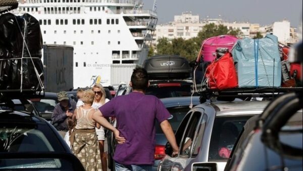 Αναχωρούν και οι τελευταίοι εκδρομείς για το Πάσχα - ΜΜΜ: Πώς θα κινηθούν έως και την Τετάρτη