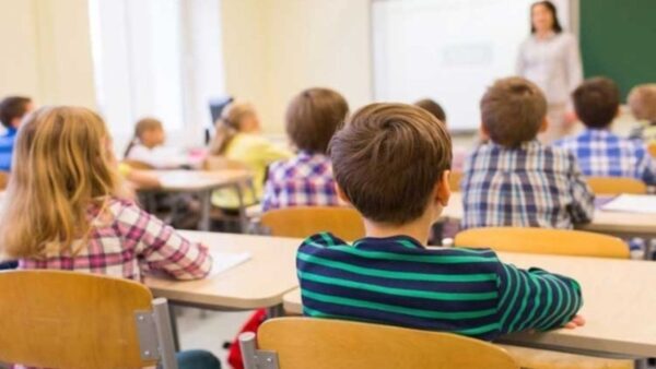 Επίδομα παιδιού: Θα διακόπτεται για τους μαθητές που έχουν αδικαιολόγητες απουσίες