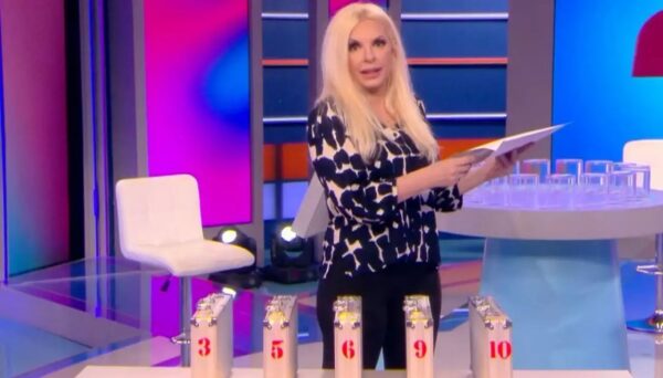 «Πάγωσε» η Αννίτα Πάνια στον αέρα του OPEN: «Ε, κλείστε το μαντάμ! Κλείστε το»