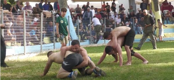 Πάλεψαν οι Πεχλιβάνηδες για τον εορτασμό του Αγίου Αθανασίου στη Νιγρίτα Σερρών- video