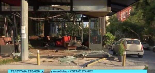 ΙΧ έπεσε πάνω σε καφετέρια στη λεωφόρο Συγγρού – Δεν σημειώθηκαν τραυματισμοί