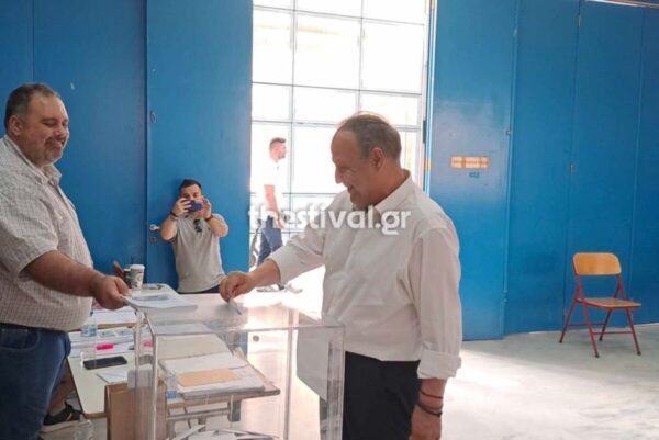 Θεσσαλονίκη: Ψήφισε ο Στέλιος Αγγελούδης- “Μόνο με τη δράση μπορούμε να αλλάξουμε αυτά που θέλουμε”