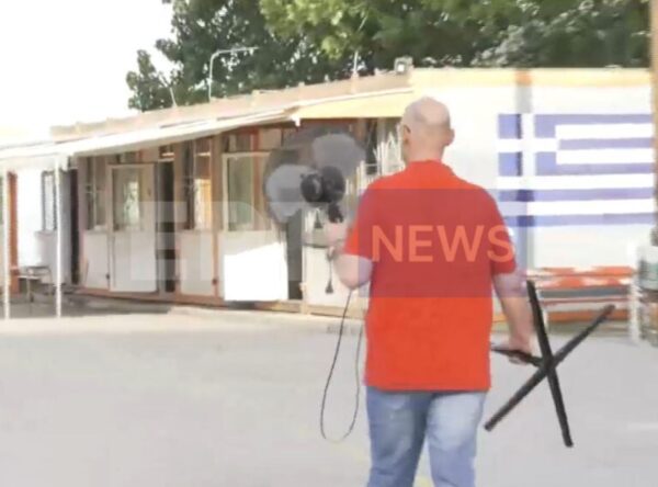 Θεσσαλονίκη: Γονείς πήγαν ανεμιστήρες σε Λύκειο για να μπορέσουν τα παιδιά να δώσουν Πανελλήνιες