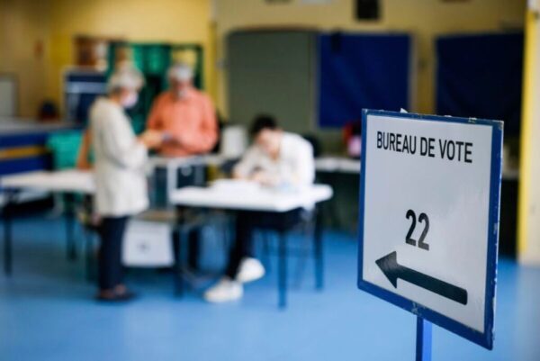 Γαλλία: Αναμένεται μεγάλη συμμετοχή στον πρώτο γύρο των εκλογών – Τι δείχνουν οι δημοσκοπήσεις