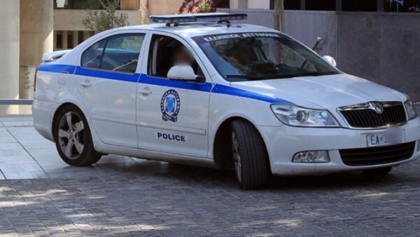 Σέρρες: Άνοιξαν ΙΧ και έκλεψαν τσαντάκι με 4.000 ευρώ και ένα κινητό