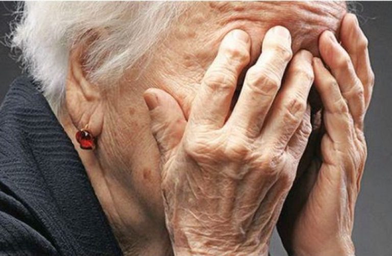 Εκατοντάδες οι καταγγελίες για κακοποίηση ηλικιωμένων στην τηλεφωνική Γραμμή 1065