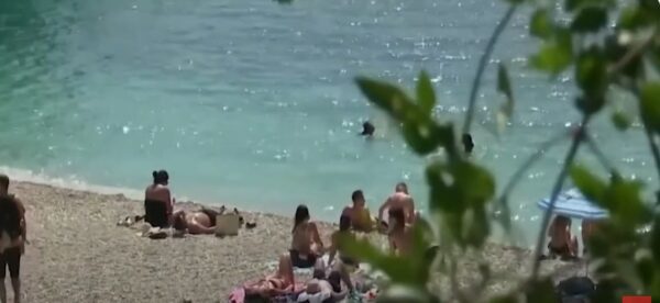 Καιρός: Συνεχίζεται η ζέστη- Σταδιακή πτώση της θερμοκρασίας αναμένεται από την Πέμπτη- video