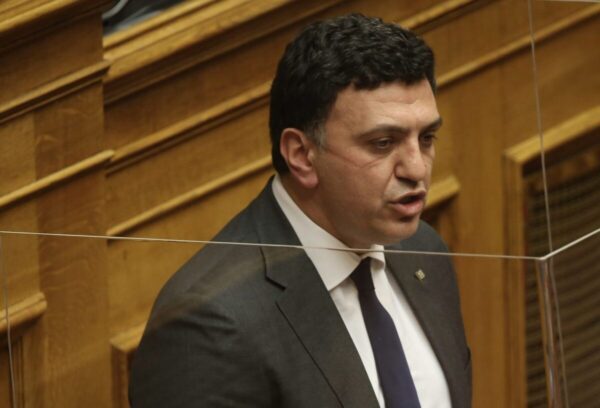 Κικίλιας για πυρκαγιές: Είμαστε λίγο πριν τον κόκκινο συναγερμό – Ανυπέρβλητα δύσκολες οι συνθήκες