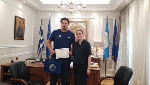 Η Δήμαρχος Σερρών Βαρβάρα Μητλιάγκα τίμησε τον Πρωταθλητή σφαιροβολίας Κωνσταντίνο Γεννίκη