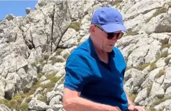 Σύμη: Πληροφορίες ότι βρέθηκε νεκρός ο παρουσιαστής του BBC Michael Mosley