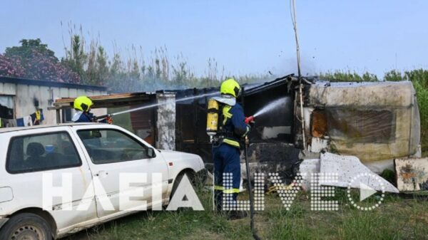 Ηλεία: Την ώρα της κηδείας της 11χρονης κάηκε το λυόμενο που έμενε ο δολοφόνος με την οικογένειά του