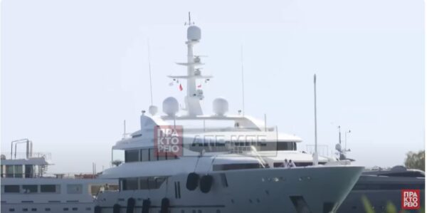 Φωτιά στην Ύδρα: Δίωξη για κακούργημα με ενδεχόμενο δόλο στους 13 της θαλαμηγού