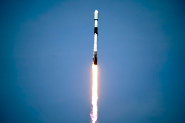 SpaceX: Ο πύραυλος Starship εκτοξεύτηκε για την τέταρτη δοκιμαστική πτήση – Στόχος να επιστρέψει στη γήινη ατμόσφαιρα χωρίς να διαλυθεί