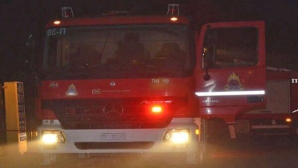 Έσβησε η φωτιά στο βυτιοφόρο στην Αθηνών-Κορίνθου - Αποκαθίσταται σταδιακά η κυκλοφορία