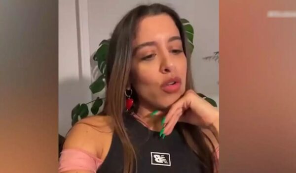 Συγκλονίζει η Μαρίνα Σάττι: «Δεν μπορούσαμε να θάψουμε τον μπαμπά στην Αθήνα… Ξαφνικά βλέπω δίπλα του τάφους με ίδια ημερομηνία»
