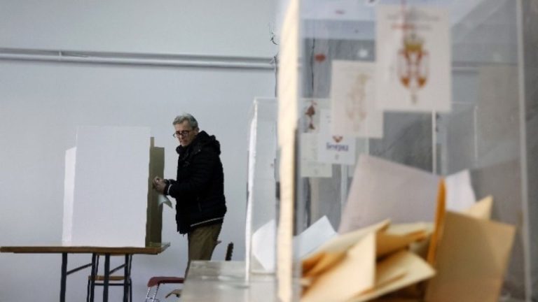 Σερβία: Δημοτικές εκλογές, ομαλά διεξάγεται η εκλογική διαδικασία