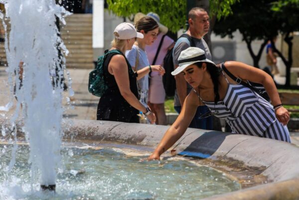 Ελληνικός Ερυθρός Σταυρός: Οδηγίες προστασίας από τις υψηλές θερμοκρασίες