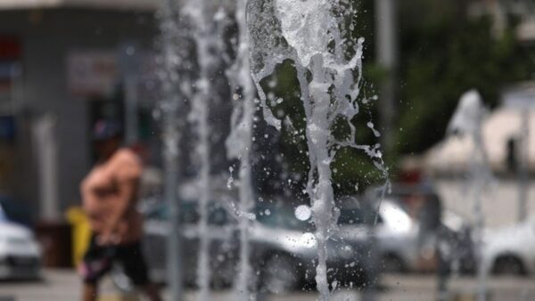 Στα ύψη ο υδράργυρος και σήμερα - Πού θα παραμείνουν κλειστά τα σχολεία - Πολύ υψηλός κίνδυνος πυρκαγιάς σε 7 περιοχές
