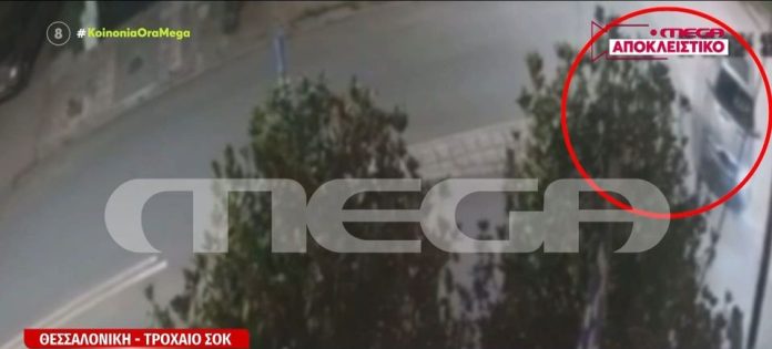 Θεσσαλονίκη: Οδηγός μηχανής έπεσε πάνω σε τζιπ και τραυματίστηκε σοβαρά