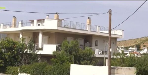 Δολοφονία στη Χαλκίδα: Ο δράστης πήγε στο σπίτι της 63χρονης και θρηνούσε μαζί με την κόρη της