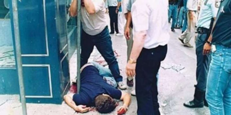 Σαν Σήμερα: Ο τραγικός θάνατος του Θάνου Αξαρλιάν σε επίθεση της «17 Νοέμβρη»