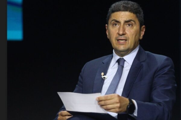 «Δημόσια συγγνώμη» Αυγενάκη για το επεισόδιο κατά υπαλλήλου στο Ελ. Βενιζέλος