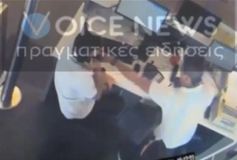 Λευτέρης Αυγενάκης: Βίντεο ντοκουμέντο από τη στιγμή που επιτίθεται σε υπάλληλο του “Ελευθέριος Βενιζέλος”