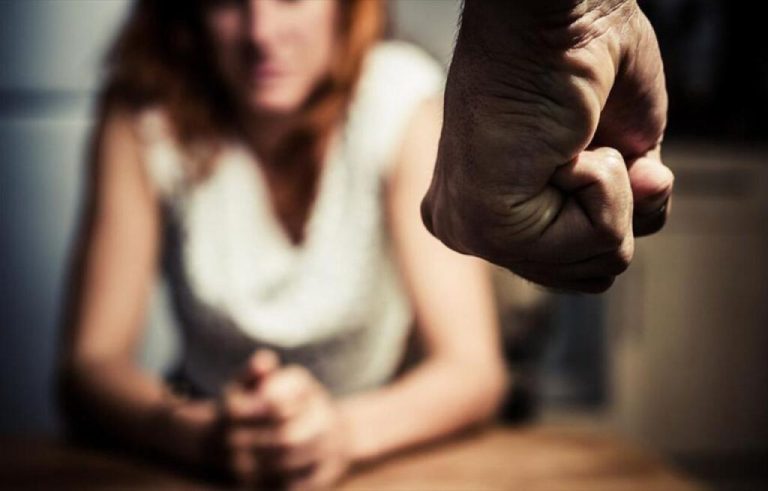 Θεσσαλονίκη: Ακόμη μια καταγγελία για ενδοοικογενειακή βία και απειλή
