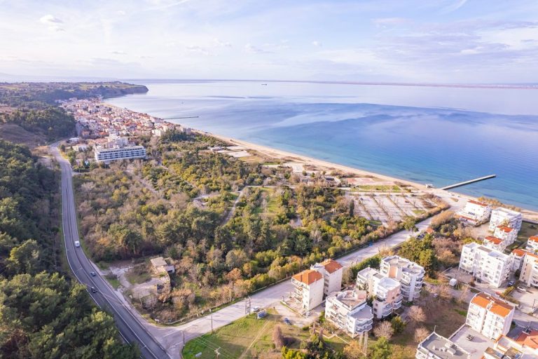 Θεσσαλονίκη: Σχεδόν 20 εκατ. ευρώ πουλήθηκε το camping της Αγίας Τριάδας – Ποια εταιρεία είναι ο επιλέξιμος επενδυτής