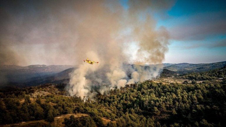 Χανιά: Πυρκαγιά σε δασική έκταση στα Μεσαύλια του Δήμου Πλατανιά -Μήνυμα απο το 112
