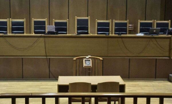 Θεσσαλονίκη: Καταδικάστηκε αστυνομικός για ενδοοικογενειακή απειλή
