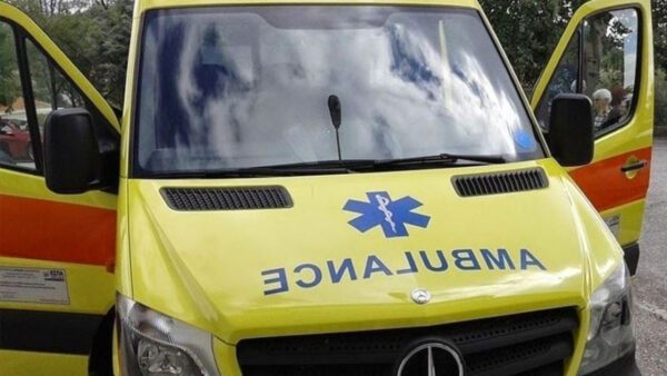 Τραγωδία στα Τρίκαλα: Το αυτοκίνητό του κύλησε, παρέσυρε τη μητέρα του και τη σκότωσε