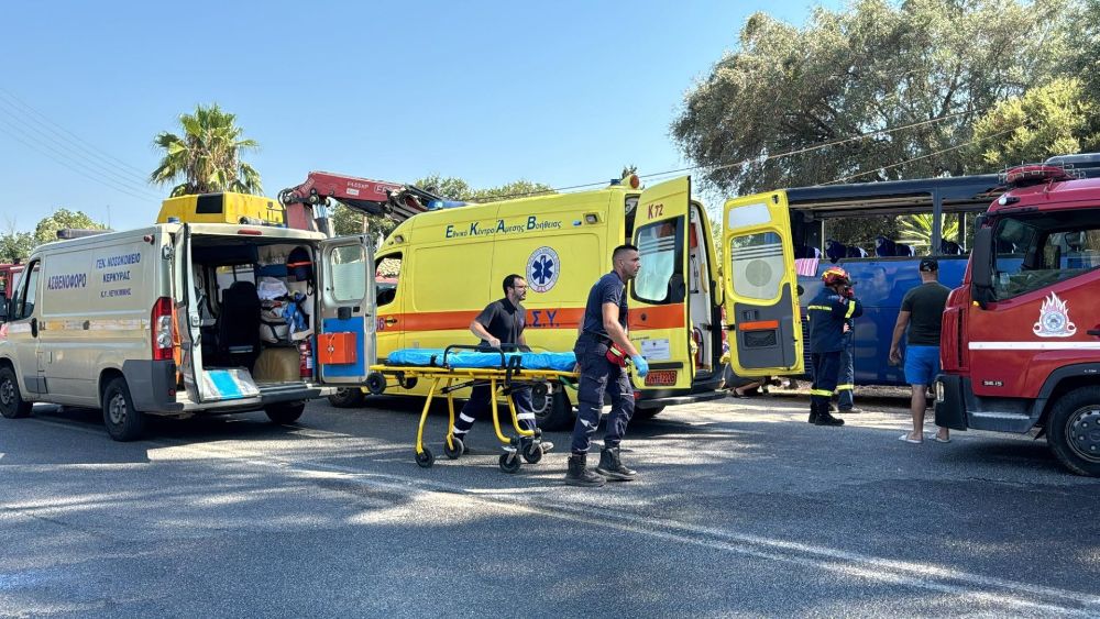 Τραγωδία στην Κέρκυρα: Ένας νεκρός και τρεις τραυματίες από τη σύγκρουση τουριστικού λεωφορείου με φορτηγό