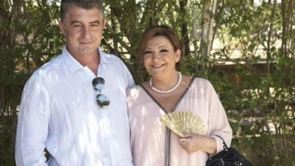 Δολοφονία Καραϊβάζ: «Ο Γιώργος είναι νεκρός γιατί ήθελαν να του κλείσουν το στόμα», είπε η χήρα του δημοσιογράφου
