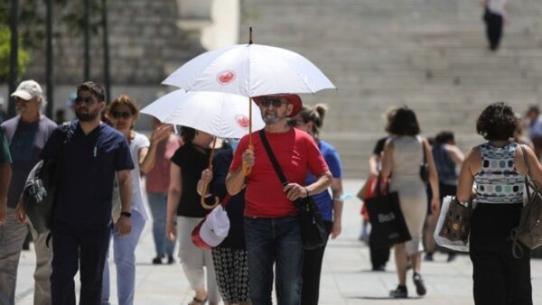 Πολύ υψηλές θερμοκρασίες έως αύριο - Βαθμιαία υποχώρηση από την Τρίτη