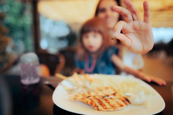 Πώς να απαλλαγείτε από τα μυγάκια στο σπίτι