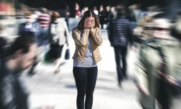 Ψυχολογία- Ποιες είναι οι ενδείξεις μίας κρίσης πανικού;